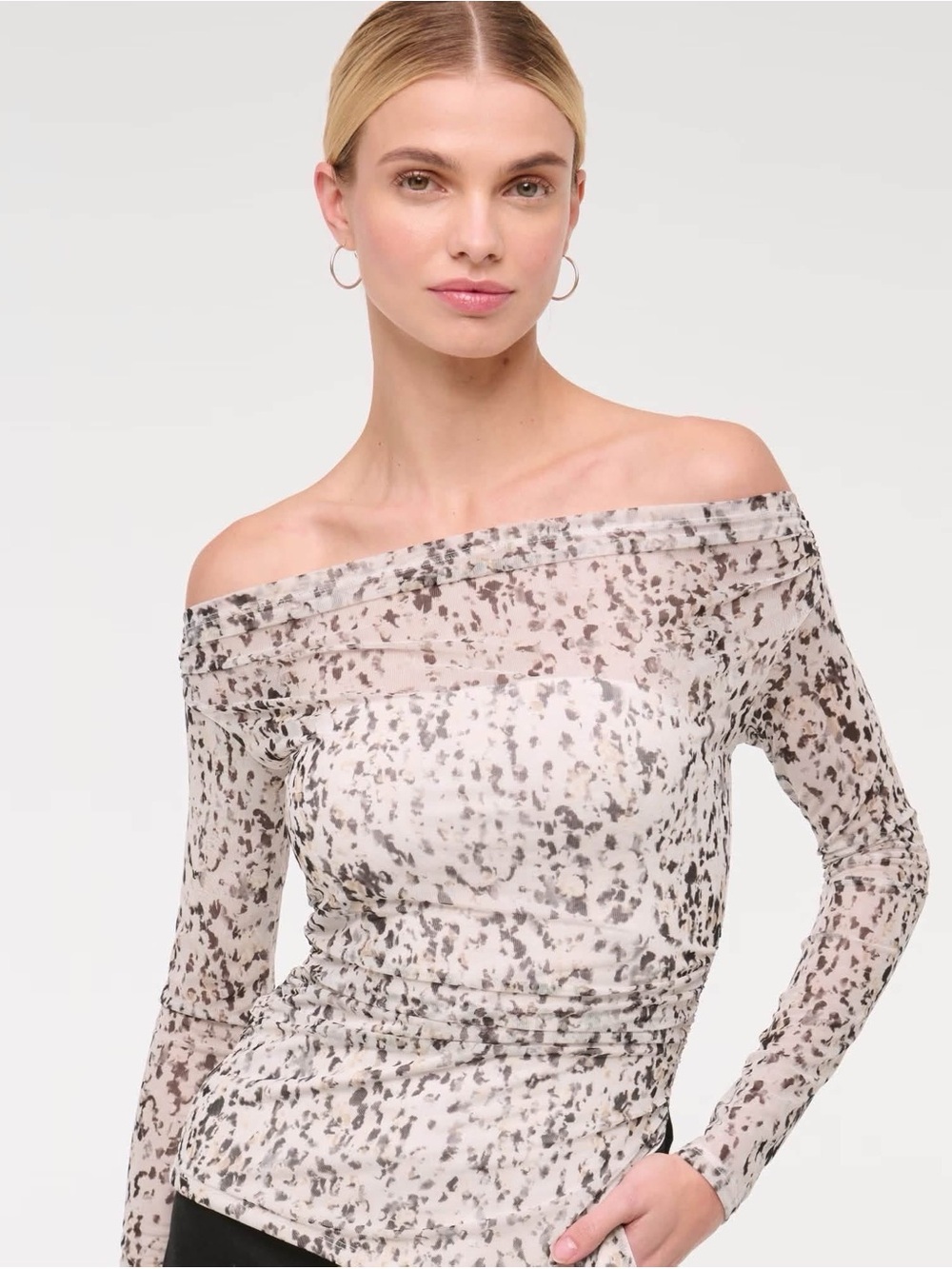 Abercrombie & Fitch Off-The-Shoulder
Draped Mesh Top | Arden Fair